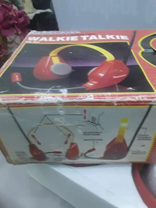 VOICE ACTIVATED HANDS FREE WALKIE TALKIE