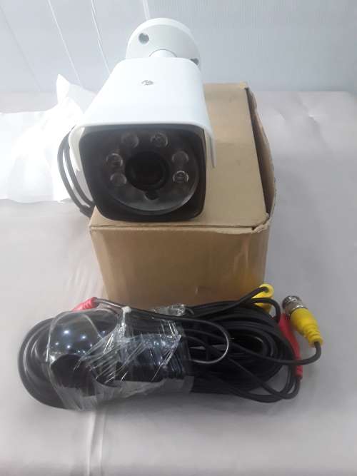2000TVL AHD  COLOR CAMERA WITH A 15M POWER CABLE