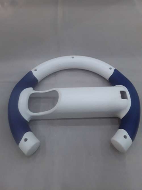 NINTENDO WII WITH 2 GAME DISCS, 2 REMOTES,POWER SUPPLY AND ALL ASSESCORIES AS PER PHOTOS