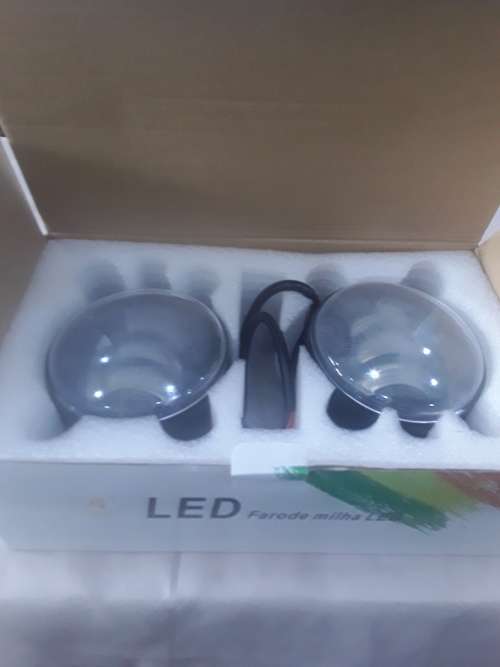 PAIR 9F LED VEHICLE FOG LIGHTS