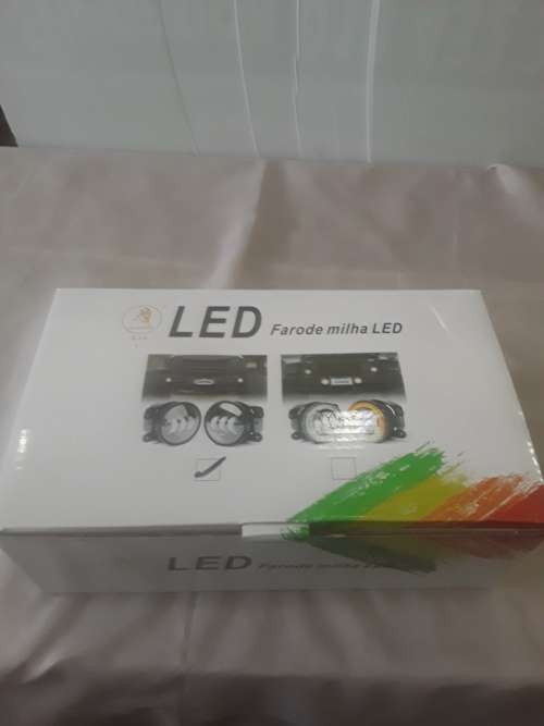 PAIR 9F LED VEHICLE FOG LIGHTS