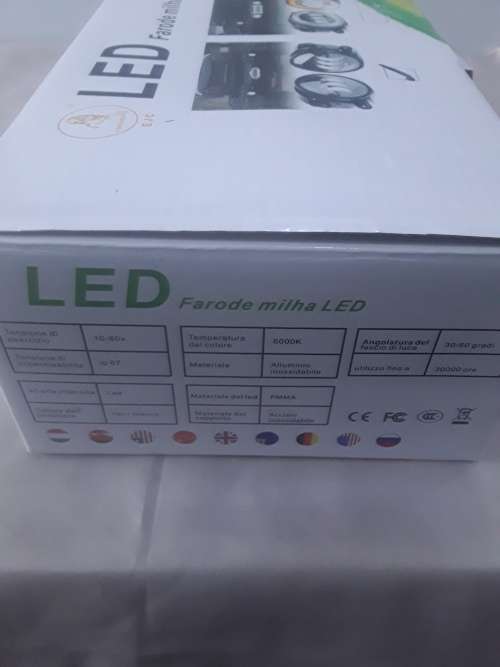 PAIR 9F LED VEHICLE FOG LIGHTS