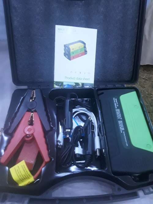 AUTOMOBILE EMERGENCY MOBILE POWER SUPPLY