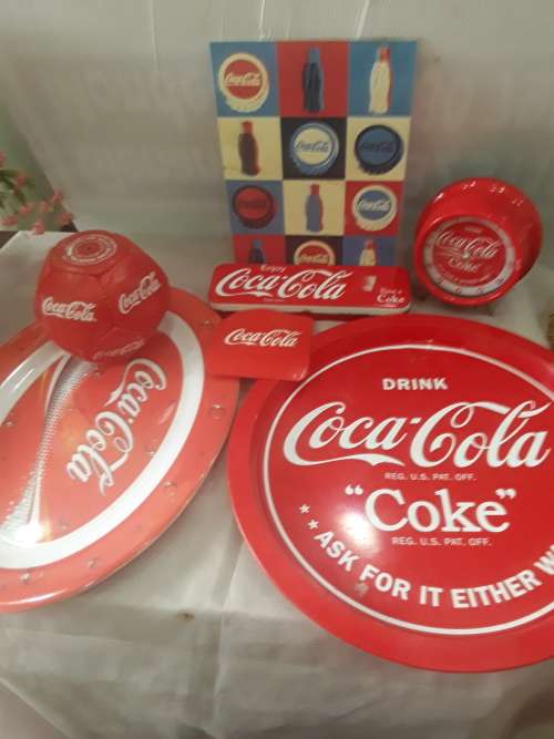 JOBLOT COLLECTABLE COCA COLA ITEMS(ONE BID TAKES ALL)
