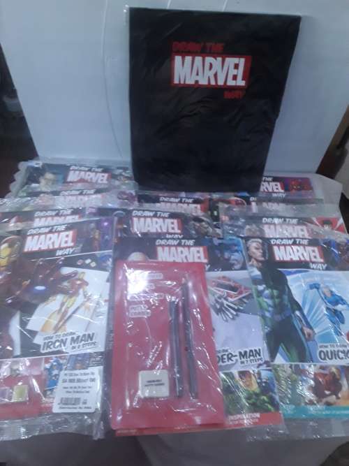 DRAW THE MARVEL WAY(10 ISSUES, CHARACTERS)INCLUDES A MARVEL BACKBOARD AND 32 PIECES STATIONARY