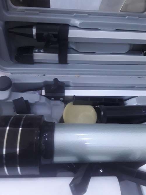 ASTRONOMICAL TELESCOPE WITH STAND AND ALL ASSESCORIES IN CASE