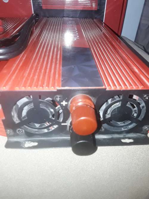 2 X 4000 WATTS POWER INVERTERS(UNUSED)12V