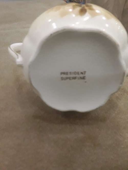 VINTAGE PRESIDENT FINE  PORCELAIN TEASET(TEAPOT,MILK BOWL,SUGAR BOWL)GOLD MARKINGS
