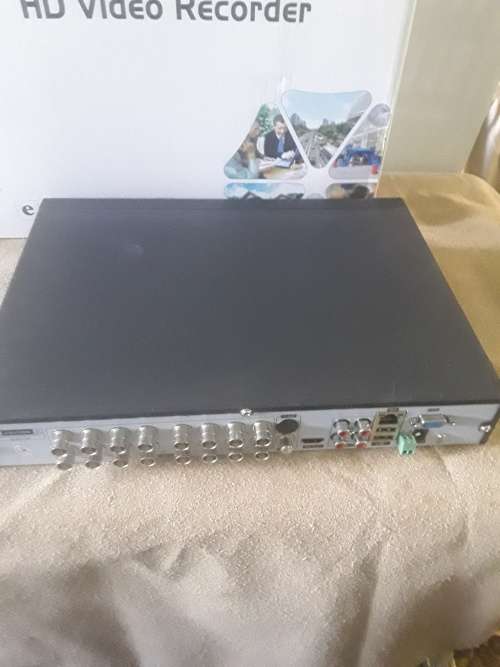 16 CHANNELS DVR INCLUDING POWER SUPPLY, MOUSE AND SOFTWARE