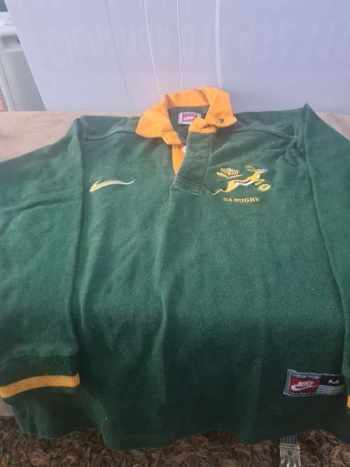 ORIGINAL NIKE SA RUGBY JERSEY,(BOYS SIZE M)