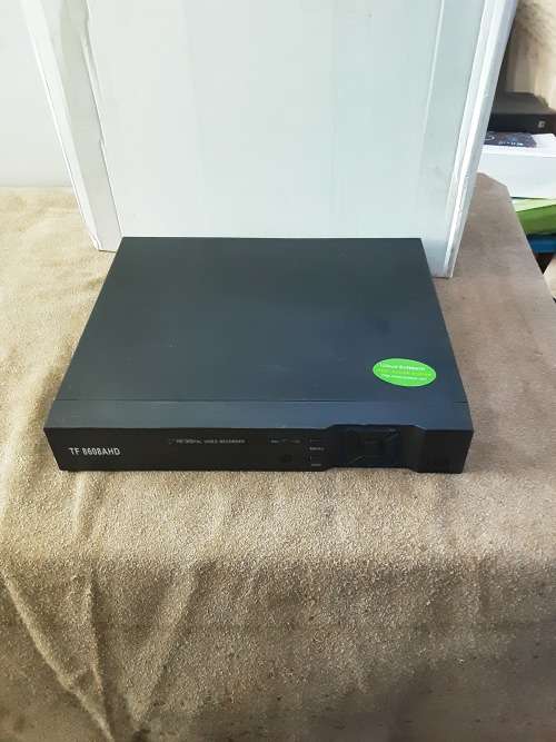 8 CHANNELS DVR INCL.POWER SUPPLY AND MOUSE