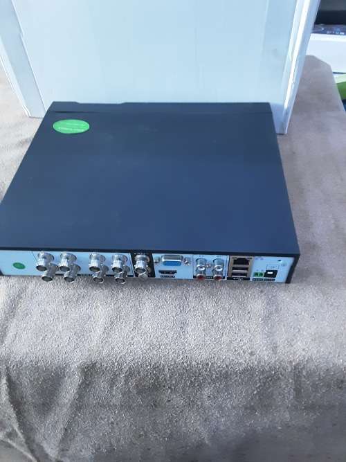 8 CHANNELS DVR INCL.POWER SUPPLY AND MOUSE