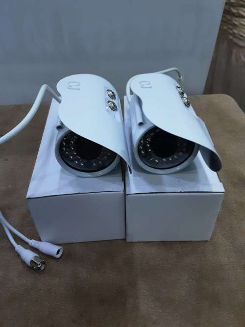 SET OF 2 IR AHD CAMERAS WITH BRACKETS