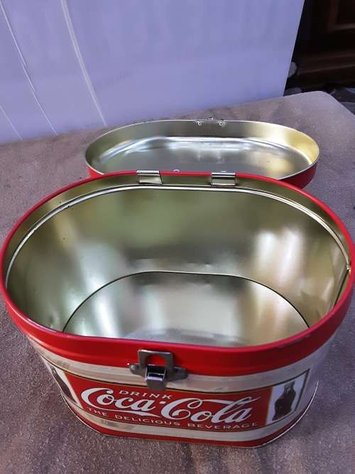COLLECTORS VINTAGE METAL COCA COLA CASE(18 X 12CM)