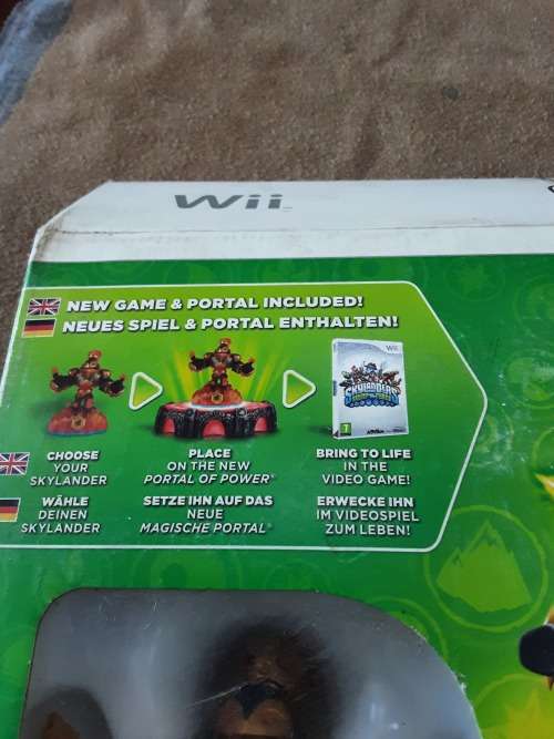 SKYLANDERS SWAP FORCW WII STARTER PACK(UNUSED)INCL.3 FIGURES,WII DISC,PORTAL POWER STAND AND CABLE,E