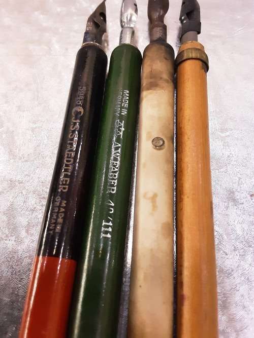 VINTAGE CALLIGRAPHY SET WITH FABER CASTELL AND OSMIROID FOUNTAIN PENS IN SOLID WOODEN BOX