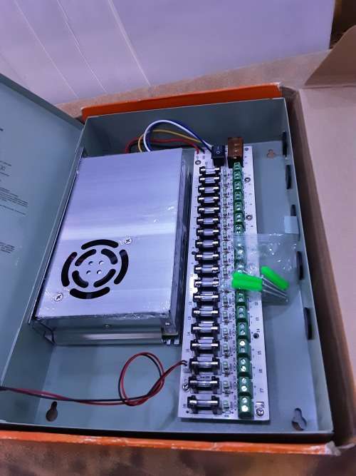 12 VDC,18 OUTPUT SWITCH MODE CCTV POWER SUPPLY