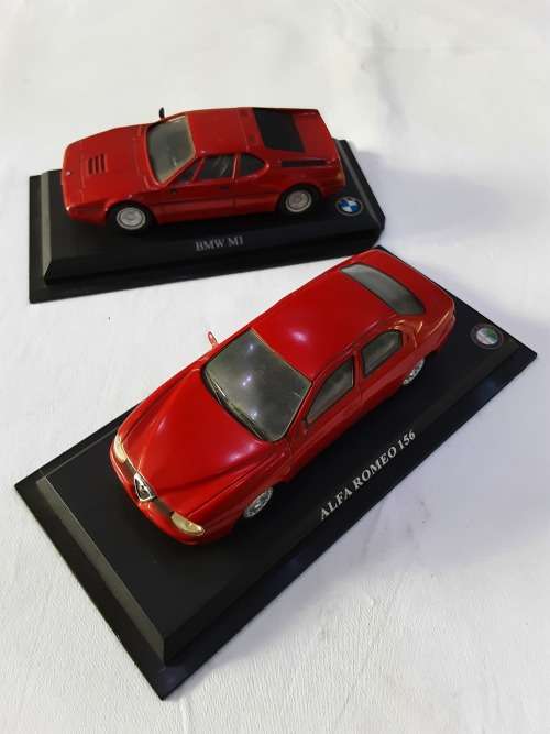 SET OF TWO DIE CAST MODEL CARS(BMW M1 AND ALFA ROMEO 156)SCALE 1:43