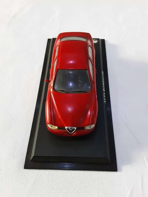 SET OF TWO DIE CAST MODEL CARS(BMW M1 AND ALFA ROMEO 156)SCALE 1:43