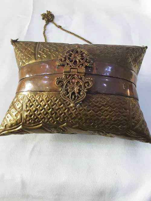 1930`s VINTAGE BRASS AND COPPER PILLOW PURSE HANDBAG(18 x 12cm)INNER BLUE VELVET