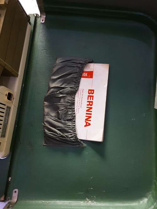 BERNINA RECORD 739 ALL METAL SEWING MACHINE (MADE IN SWITZERLAND)WITH CARRY CASE-WORKS PERFECTLY