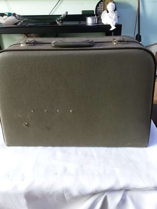 BERNINA RECORD 739 ALL METAL SEWING MACHINE (MADE IN SWITZERLAND)WITH CARRY CASE-WORKS PERFECTLY