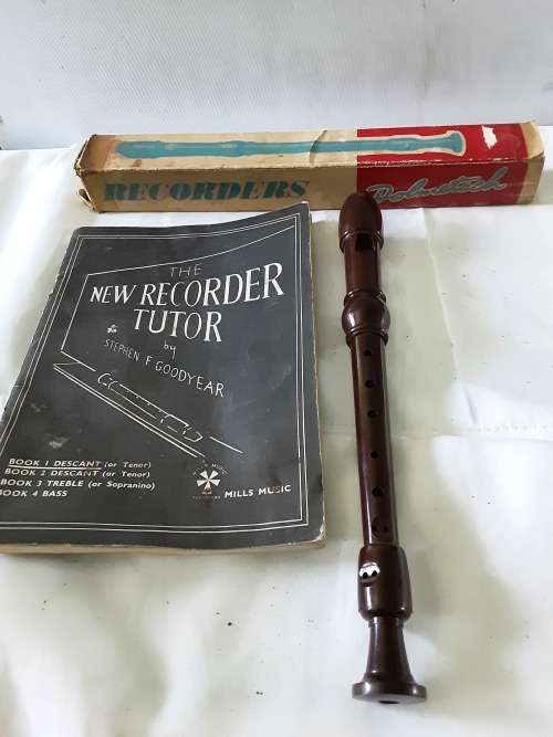 VINTAGE DOLMETSCH RECORDER WITH TUTOR BOOK IN ORIGINAL BOX