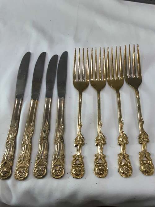8 PIECE VINTAGE BRABER GOLDPLATED FORK AND KNIFE SET(HAS MARKINGS)