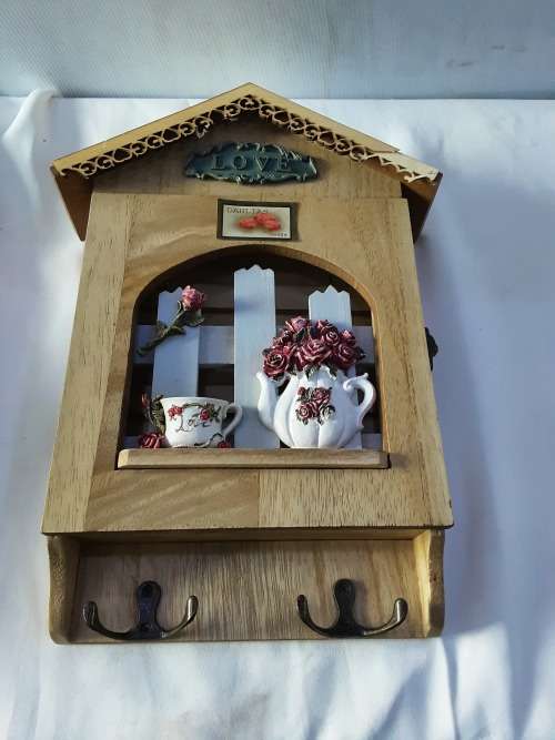 VINTAGE LOOK WOODEN WALL HANGING KEY HOLDER(32×23cm)