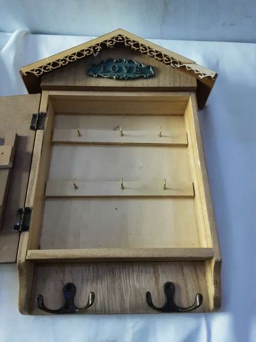 VINTAGE LOOK WOODEN WALL HANGING KEY HOLDER(32×23cm)
