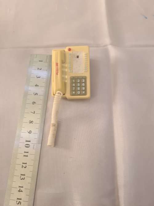 4 PIECE VINTAGE FRIDGE MAGNETS