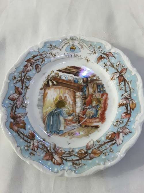 ROYAL DOULTAN WINTER(THE AFTERNOON TEA PLATE FROM THE BRAMBLEY HEDGE GIFT COLLECTION