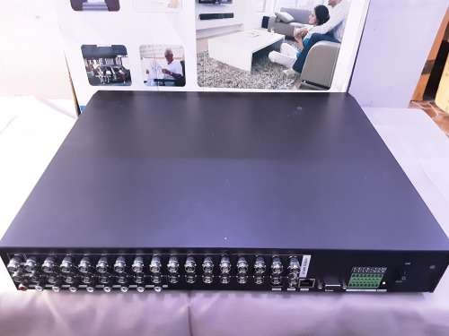 32 CHANNEL DVR INCLUDING POWER SUPPLY AND MOUSE