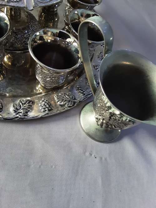 JUDAICA SILVERPLATED KIDDUSH FOUNTAIN DRINKING SET WITH COMMUNION POURER(GRAPE EMBOSSED)