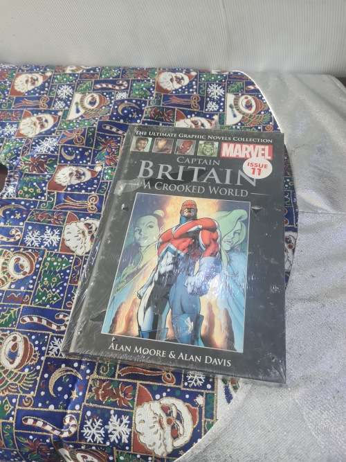 MARVEL HARDCOVER COMIC (CAPTAIN BRITAIN A CROOKED WORLD)