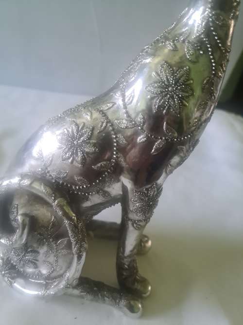 SITTING METAL SILVER SIAMESE CAT((26CM TALL)