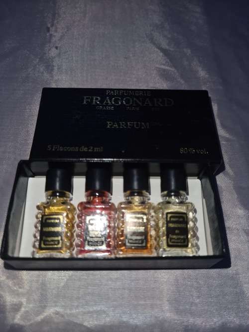 SET OF 4 VINTAGE FRAGONGARD MINI PERFUMES(SEALED)IN ORIGINAL BOX
