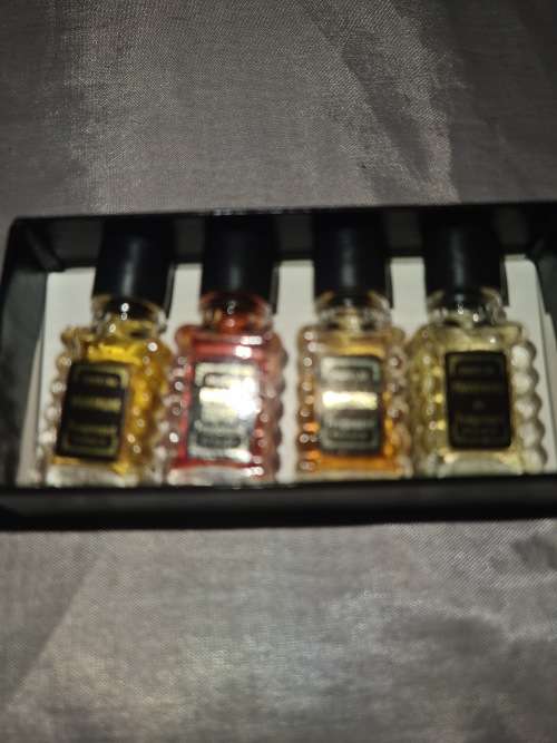 SET OF 4 VINTAGE FRAGONGARD MINI PERFUMES(SEALED)IN ORIGINAL BOX