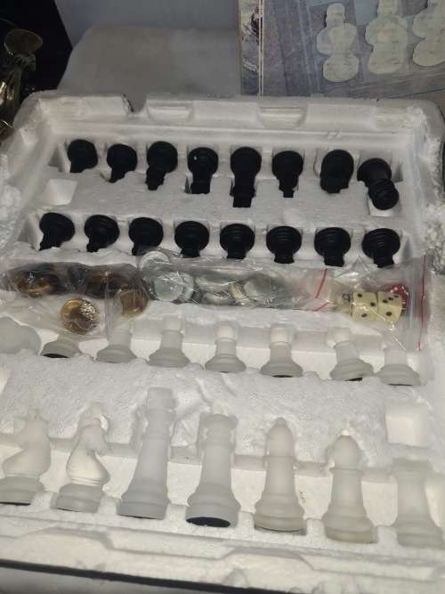 3 IN ONE GLASS CHESS/BACKGAMMON/DRAUGHT SET