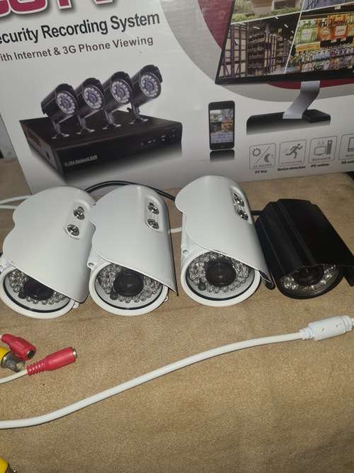 4 CHANNELS CCTV SECURITY KIT
