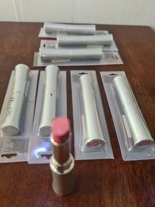 PACK OF 8 SHEER BERRY LIPSTICKS