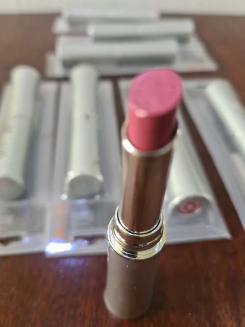PACK OF 8 SHEER BERRY LIPSTICKS