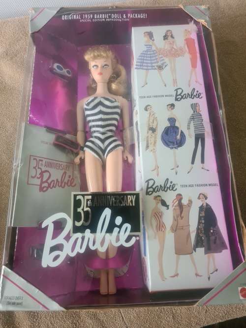 ORIGINAL 1959 BARBIE(SPECUAL EDITION REPRODUCTION (35TH ANNIVERSARY) MATTEL