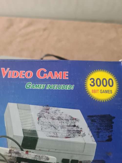 VIDEO GAME CONSOLE WITH 2 JOYSTICKS (8 BIT 3000 BUILT IN GAMES)