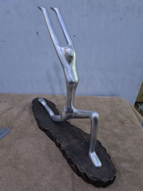 PEWTER GYMNASTIC POSE SCULPTURE ON WOODEN STAND (30 X 30CM)