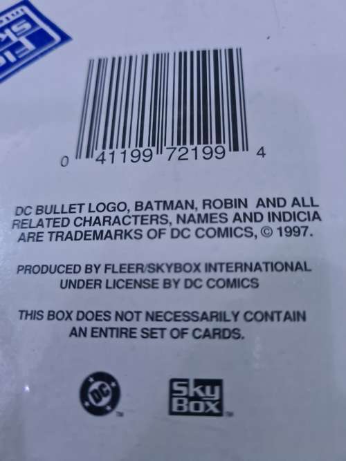 BATMAN & ROBIN SKYBOX PREMIUM TRADING CARDS (DC COMICS 1997)36 PACKS,5 CARDS IN A PACK
