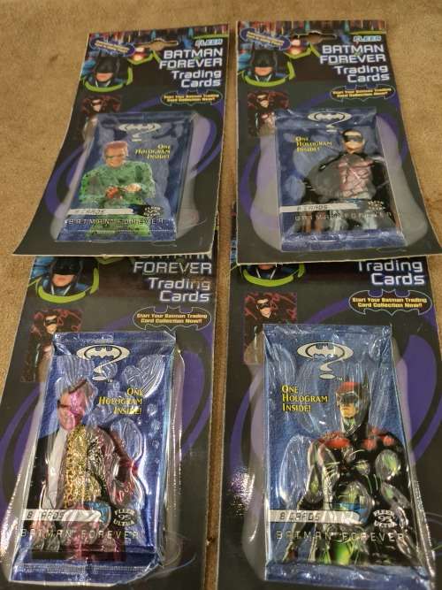 4 PACKS BATMAN FOREVER TRADING CARDS WIRH A HOLOGRAM IN EACH PACK(8 CARDS IN A PACK)