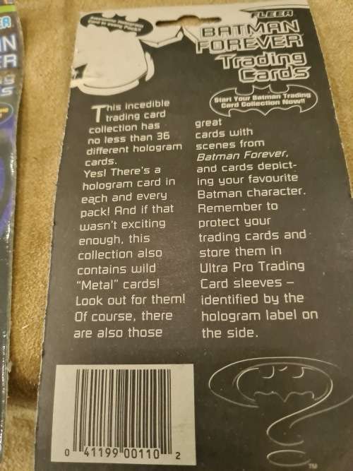 4 PACKS BATMAN FOREVER TRADING CARDS WIRH A HOLOGRAM IN EACH PACK(8 CARDS IN A PACK)