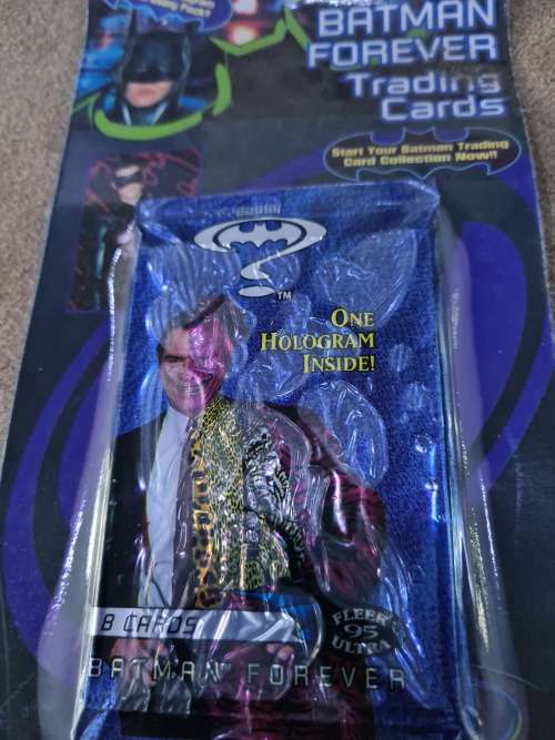 4 PACKS BATMAN FOREVER TRADING CARDS WIRH A HOLOGRAM IN EACH PACK(8 CARDS IN A PACK)