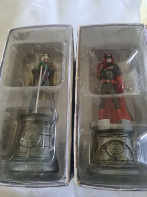 5 x DC COMIC CAST IN LEAD FIGURES